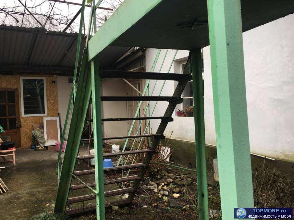 2-х комнатная Квартира в центре Лазаревского, со всеми коммуникациями, в 3-х квартирном доме. Бонусом участок 3 сотки...