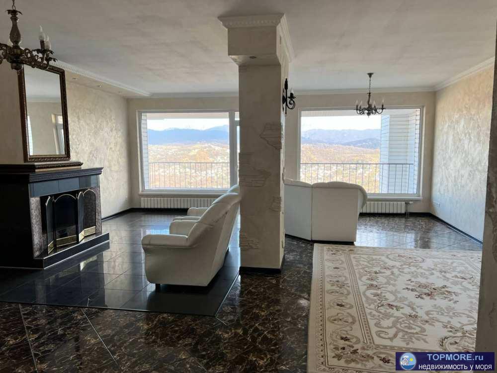 Лот № 151663. В продаже изысканный таунхаус большой площадью - 353,3 кв.м. Расположен в месте, где встречаются горный...