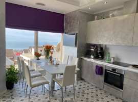 Продаётся коттедж в Хостинском районе с шикарным видом на море....