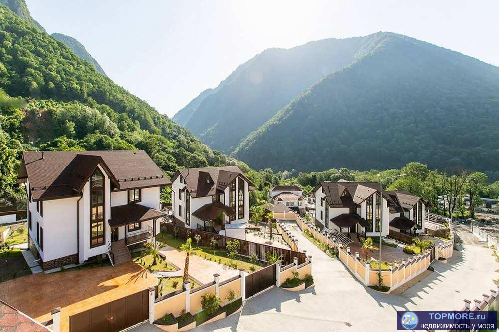 Лот № 150951. Коттеджный поселок Высота 1122 - это 24 коттеджа в черновой отделке на участках от 3,5 соток до 13... - 1