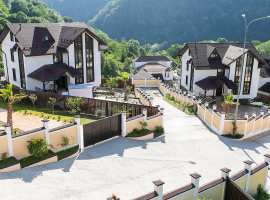 Лот № 150951. Коттеджный поселок Высота 1122 - это 24 коттеджа в...