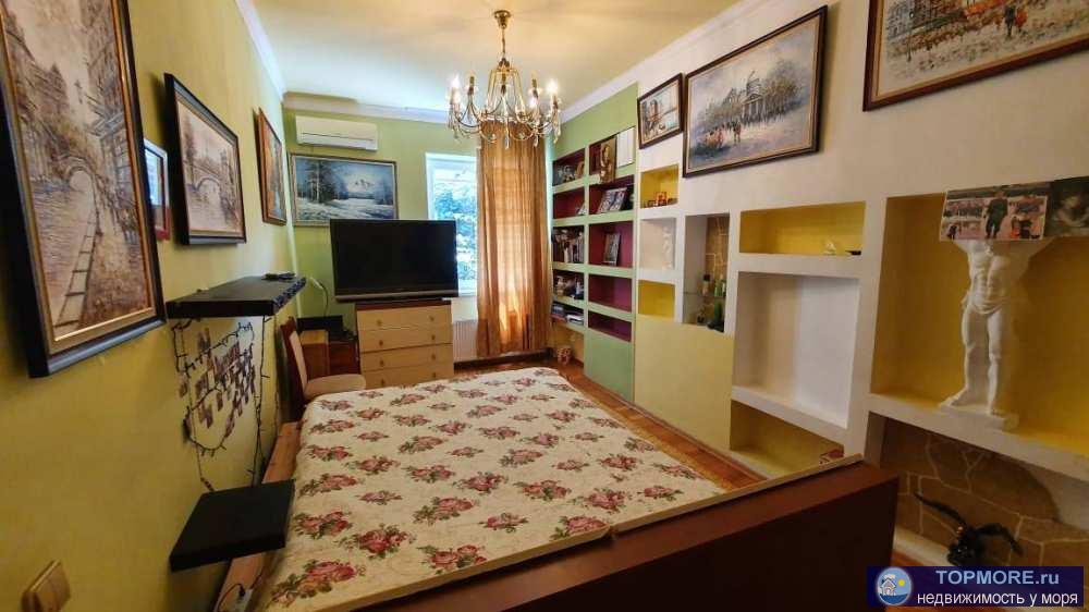 Лот № 150857. Продается коттедж - гостевой дом. Два этажа сдается.Есть цокольный этаж. В цокольном этаже кинотеатр,... - 2