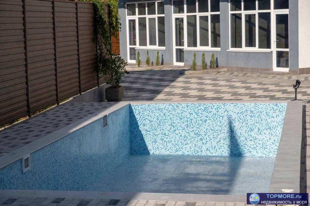 Продаю просторный, трёхэтажный таунхаус с видом на море , который идеально подходит для большой семьи, комнат хватит... - 2