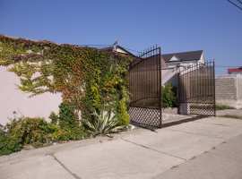 Продам дом в районе Гребешка на ул. Черновицкая площадью 200 кв.м....