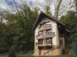 Лот № 147621. 4-х уровневый коттедж 236 кв.м на участке 645 кв.м...