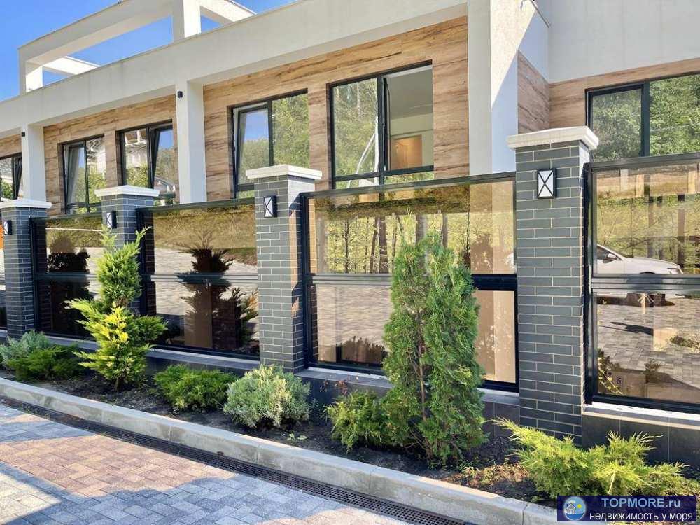 Лот № 147539. Роскошный таунхаус общей площадью 145 кв. м. в комплексе Family club - это 5 таунхаусов, в стиле...