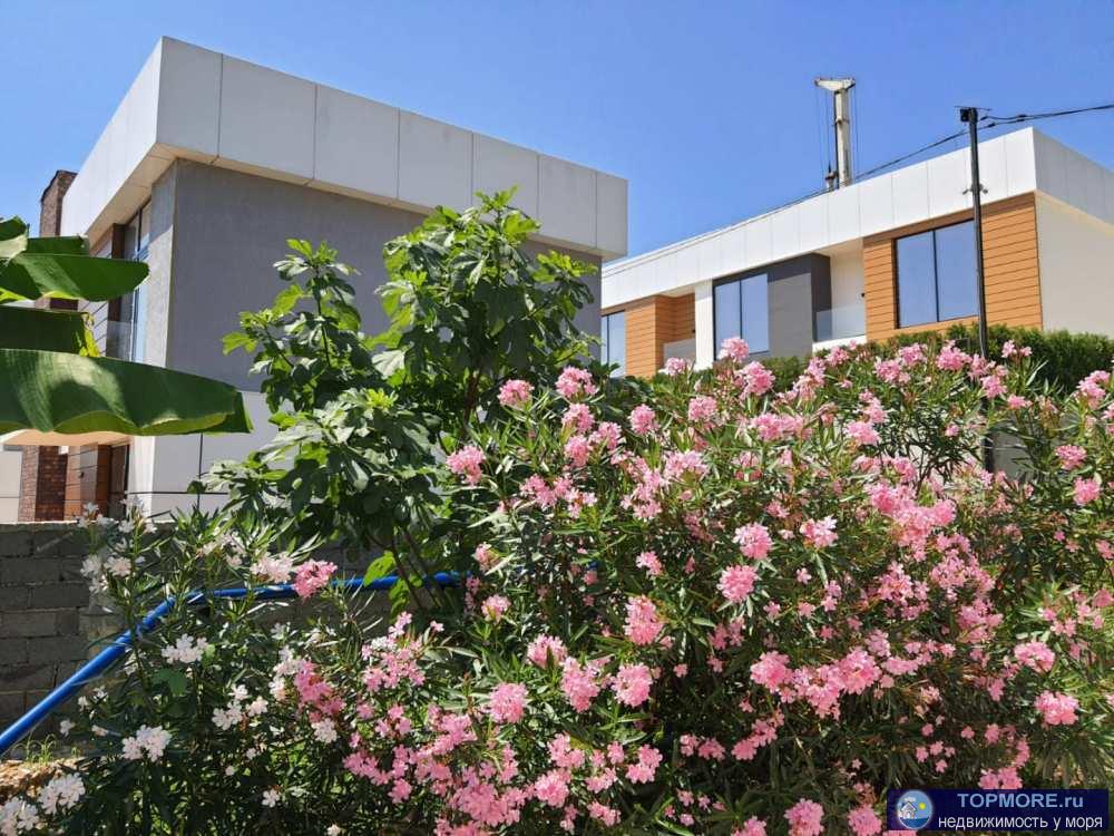 Продаю 2-этажный таунхаус площадью 120 кв.м. в Адлере.Живописный район, очень удобная транспортная развязка,...