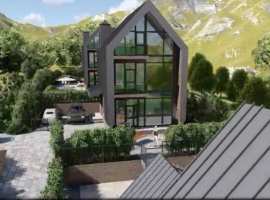 Выгодное предложение! Дом располагается в живописном месте Красной...