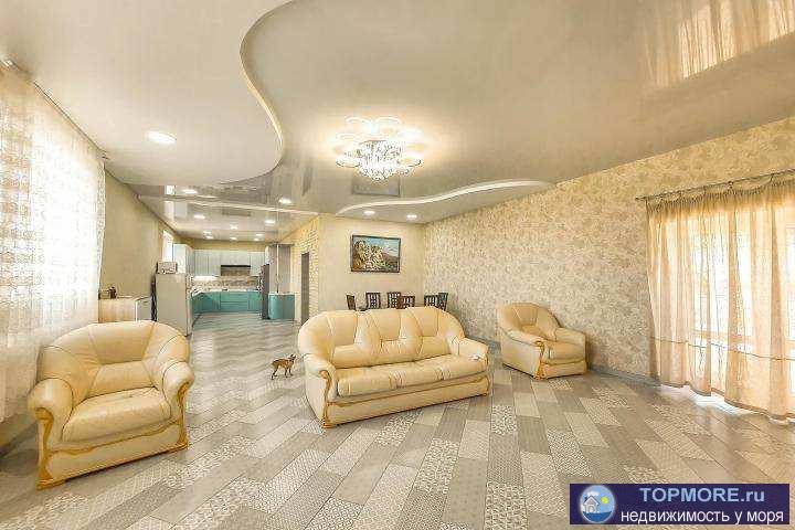 Дом строился не на продажу, а для себя. Поэтому материал стен - экологически чистый, тёплый и дышащий ракушечник 40см... - 2