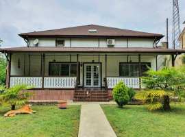 Продаю дом, 2 этажа, 180 кв.м., ровный участок 5,2 соток. Большая...