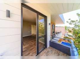 Современные 2х - этажный коттедж с земельным участком 5...