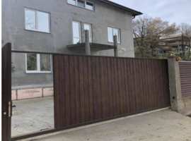 Продается отличный добротный дом, для большой семьи. Площадь дома...