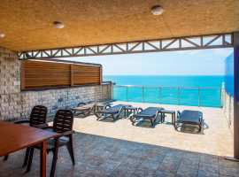 Лот № 6336. Эллинги в Хосте на берегу моря выставляются на продажу...