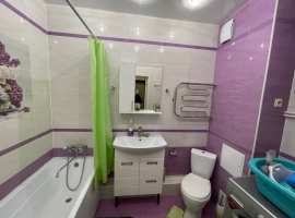 Продается квартира с мебелью в жк Азимут.  Тихий спальный район,...