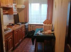 Продается квартира в районе Парус. квартира в хорошем состоянии....