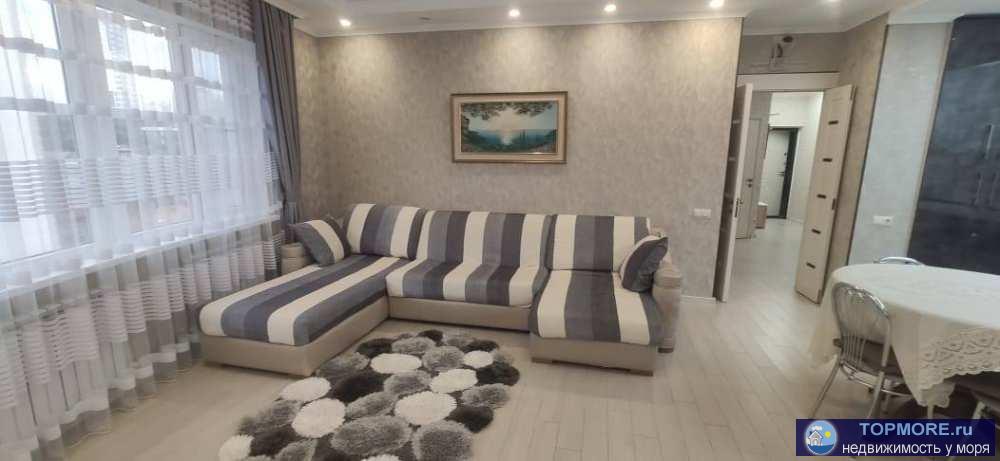 прямой вид на набережную, море, горы.Квартира на первой береговой линии с прямым видом на бухту и горы, до пляжа 50...