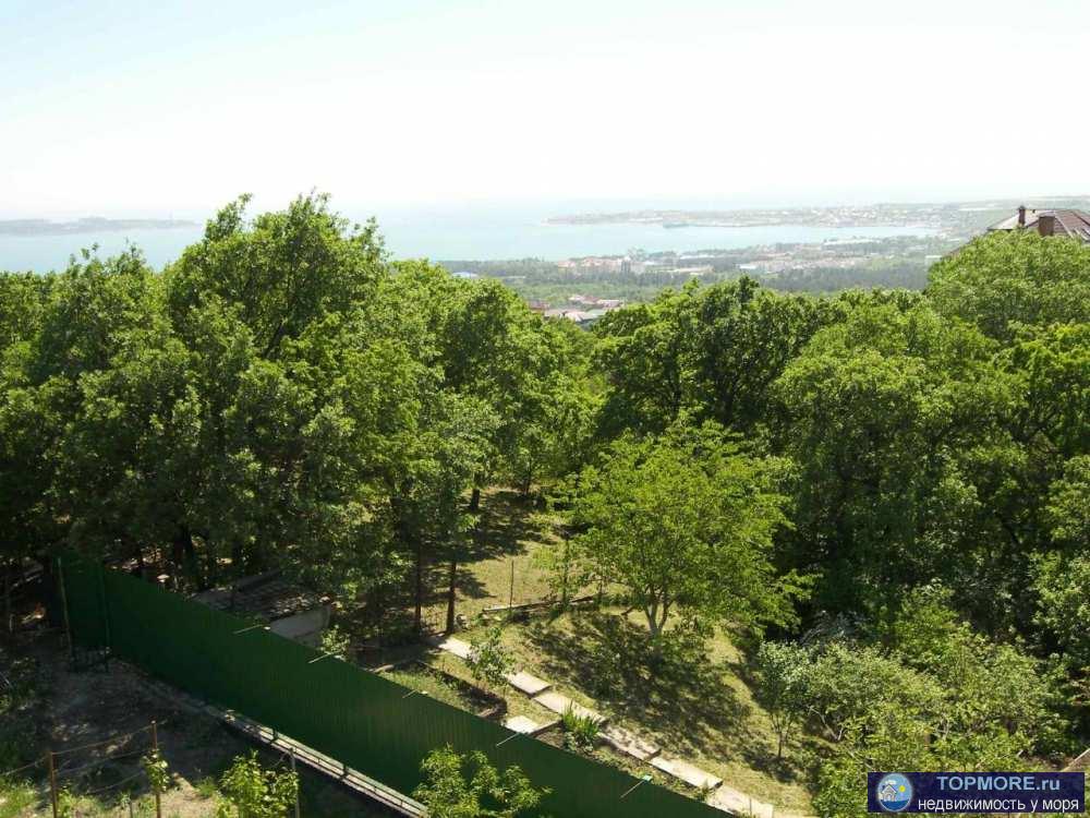 Продаётся дом на превосходном земельном участке в тихом уютном месте.На участке есть два дома. Первый готовый с...