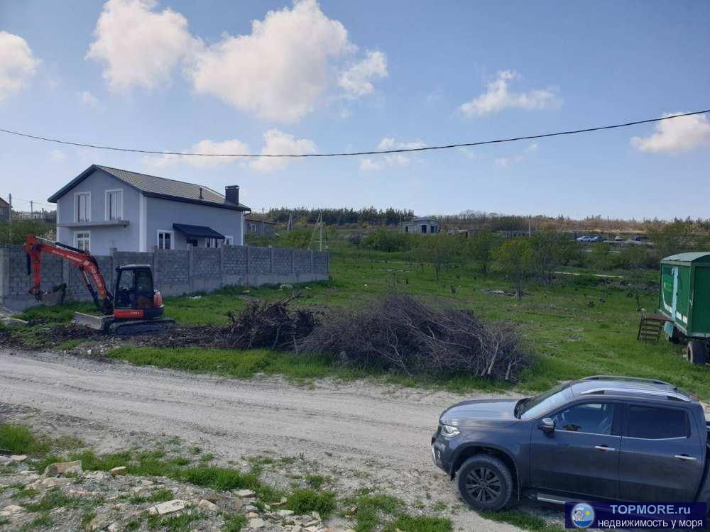 Лот № 20439. Продается участок в районе гольф клуба. Голубая бухта. Назначение ижс. Участок имеет ровную,...