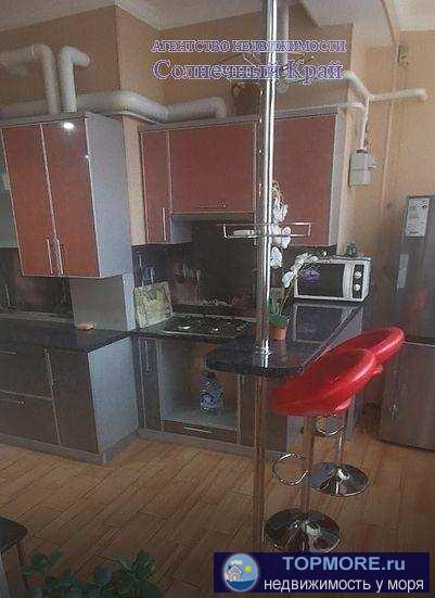 Продаётся просторная ВИДОВАЯ 1-комнатная квартира 64 кв.м. в курортном центре Анапы. В квартире всё остаётся. В... - 1