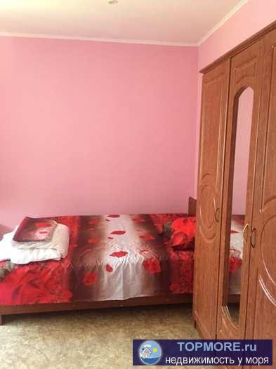 Сдается отличное жильё в частном доме в р -не Малахова Кургана . Туалет и кухня на этаже и рассчитаны на две комнаты.... - 1