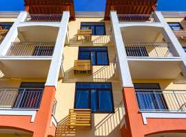 К продаже предлагается  Евро-двухкомнатная квартира с евро-ремонтом...