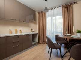 К продаже предлагается  Евро-двухкомнатная квартира с евро-ремонтом...