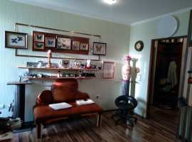 Продается уникальная двухкомнатная квартира  со своей дворовой...