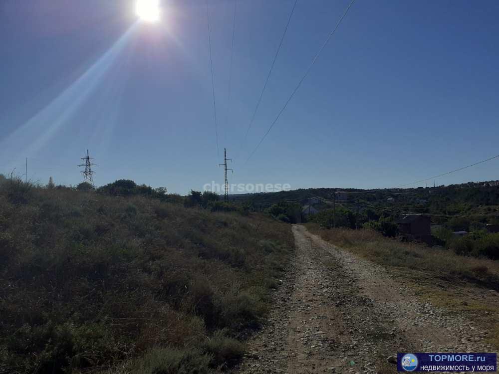 Ровный участок в балке Бермана, закрытый от всех ветров Фиолента. Идеально для дачи: рядом сосновый лес, земля -... - 1