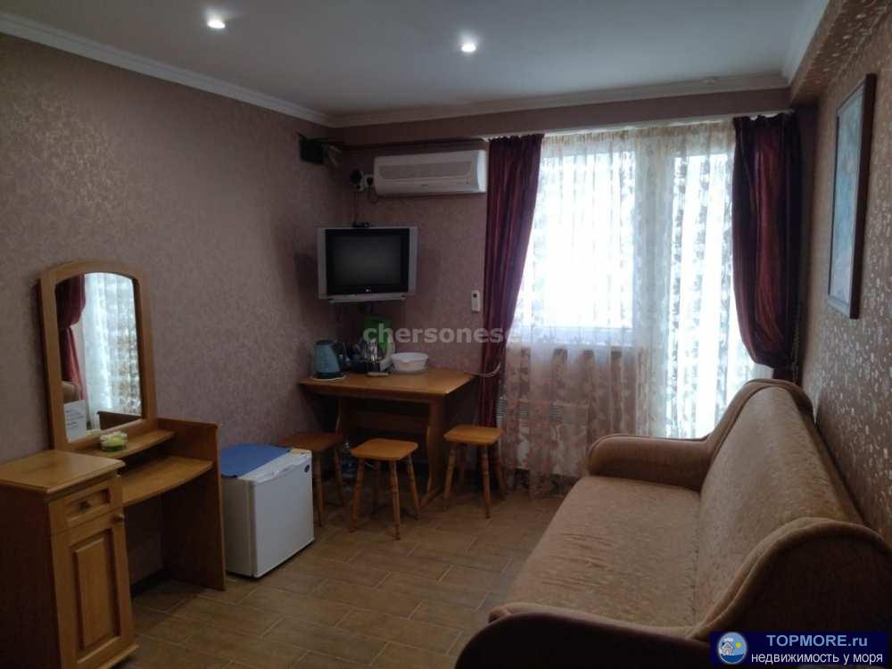 Продаются однокомнатные апартаменты с видом на море 20 кв.м в п.Любимовка, в номере имеется вся необходимая мебель...