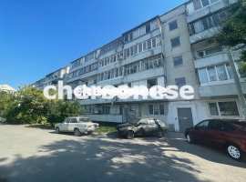 Продаётся хорошая двухкомнатная  квартира в п.Штурмовое...