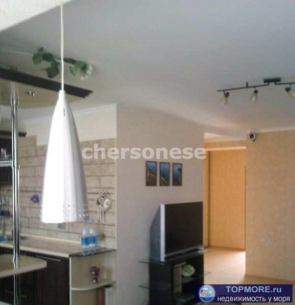 Сдаётся квартира люкс в тихом центре города Севастополя!  В квартире сделан евроремонт. Комнаты светлые и просторные....