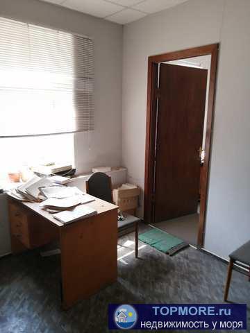 Продается двухкомнатная квартира, 2эт/2эт, площадь- 43,5 кв м, расположенная в цетре гФеодосия, ул Кирова,...