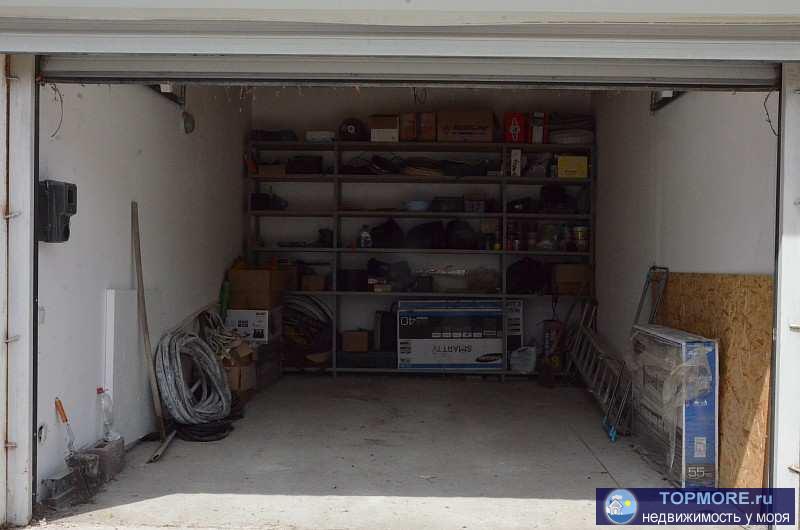 Продаётся капитальный, каменный гараж 21 м2 ул. Колобова, рядом с домом 22/1 (рядом с пожаркой).  Гараж просторный,... - 1