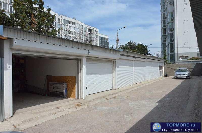 Продаётся капитальный, каменный гараж 21 м2 ул. Колобова, рядом с домом 22/1 (рядом с пожаркой).  Гараж просторный,... - 2