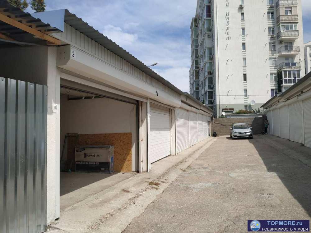 Продаётся капитальный, просторный гараж площадью 20,72кв.м. на Колобова, 22/1. Размер 5,6м*3,7м. Гараж в хорошем... - 1