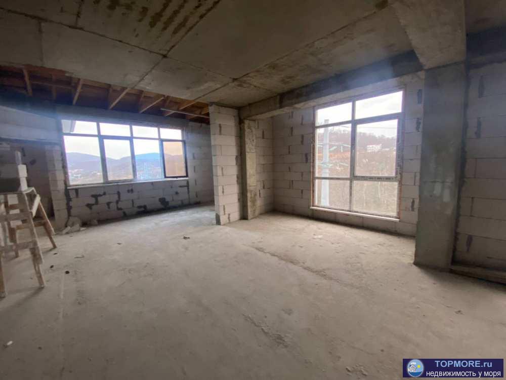 Продается просторная 5-комнатная квартира в Адлере, район Курортного городка. Квартира представляет собой пентхаус на... - 1