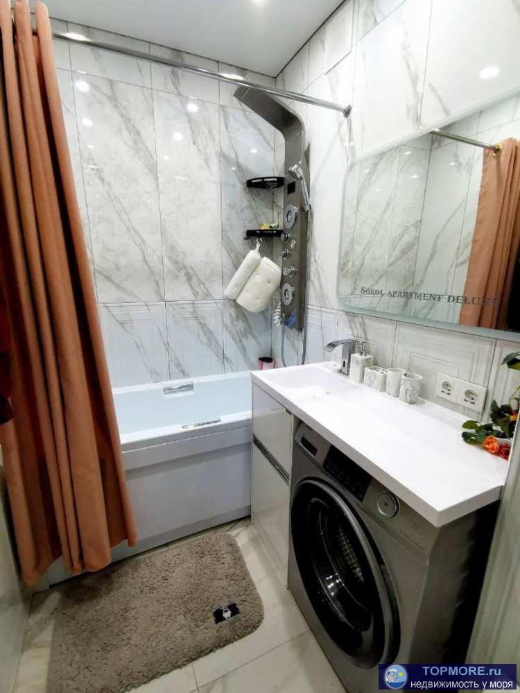 Лот № 158437. Продам студию в Центре Сочи с дизайнерским ремонтом. Панорамные окна, балкон. Мебель и техника остаются.  - 2