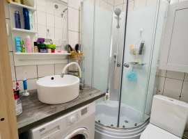 Продаётся 3-х комнатная квартира с дизайнерским ремонтом в жк...