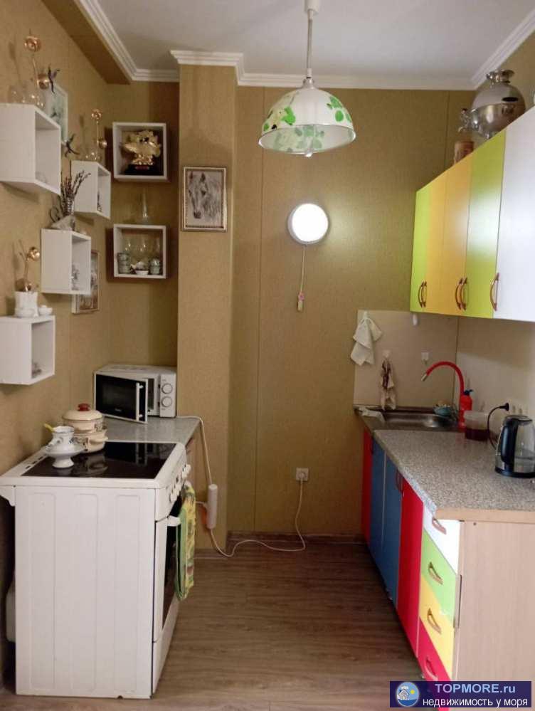 Лот № 158817. Достаточно просторная, уютная, обжитая квартира с ремонтом (не очень современным, но пригодным для... - 1