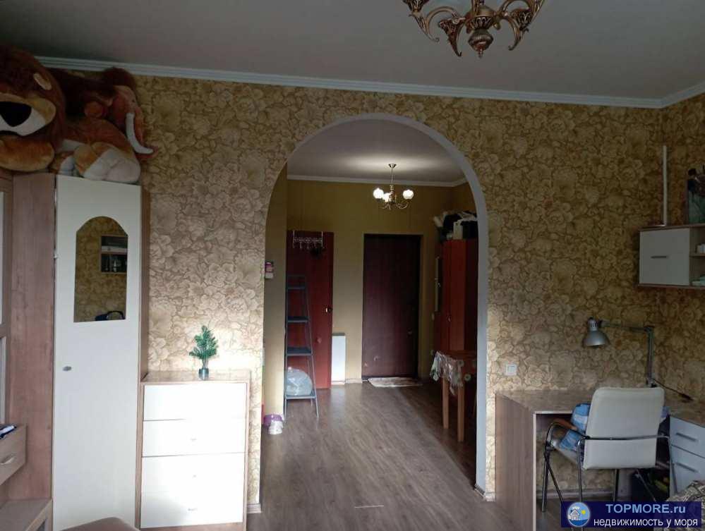 Лот № 158817. Достаточно просторная, уютная, обжитая квартира с ремонтом (не очень современным, но пригодным для... - 2