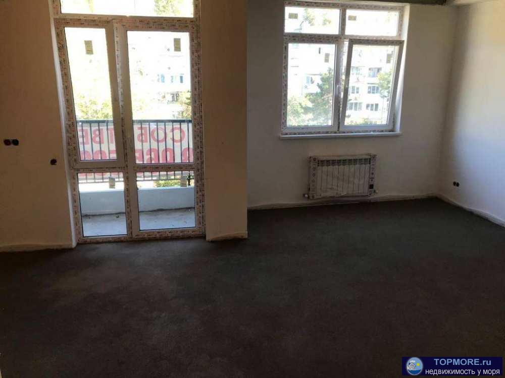 Лот № 157146. Добрый день! Продаю квартиру в предчистовой отделке, статус квартира! Своя огороженная территория....