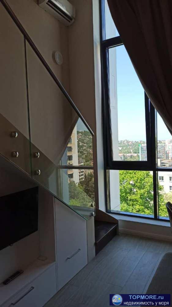 Лот № 168711. Апартамент состоит из двух уровней, высота потолка в общей сложности 4,6 м, а площадь за счет... - 1