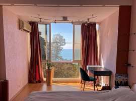 Продам трехкомнатную квартиру большой площади. Отличный ремонт,...