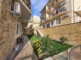 Продается уютная квартира-студия в спальном районе центрального...