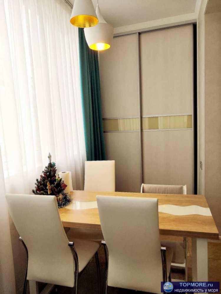 Лот № 154389. Продается уютная, полностью укомплектованная просторная 2 комн. квартира на 4 этаже. Кухня, гостиная ,... - 2