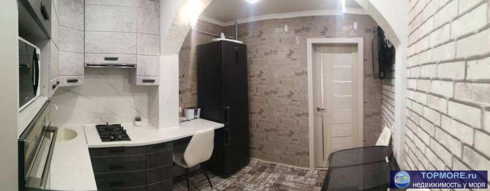 Лот № 155742.  Двухкомнатная  квартира в спальном районе города с ремонтом,мебелью и техникой.Школы,садики,остановка...