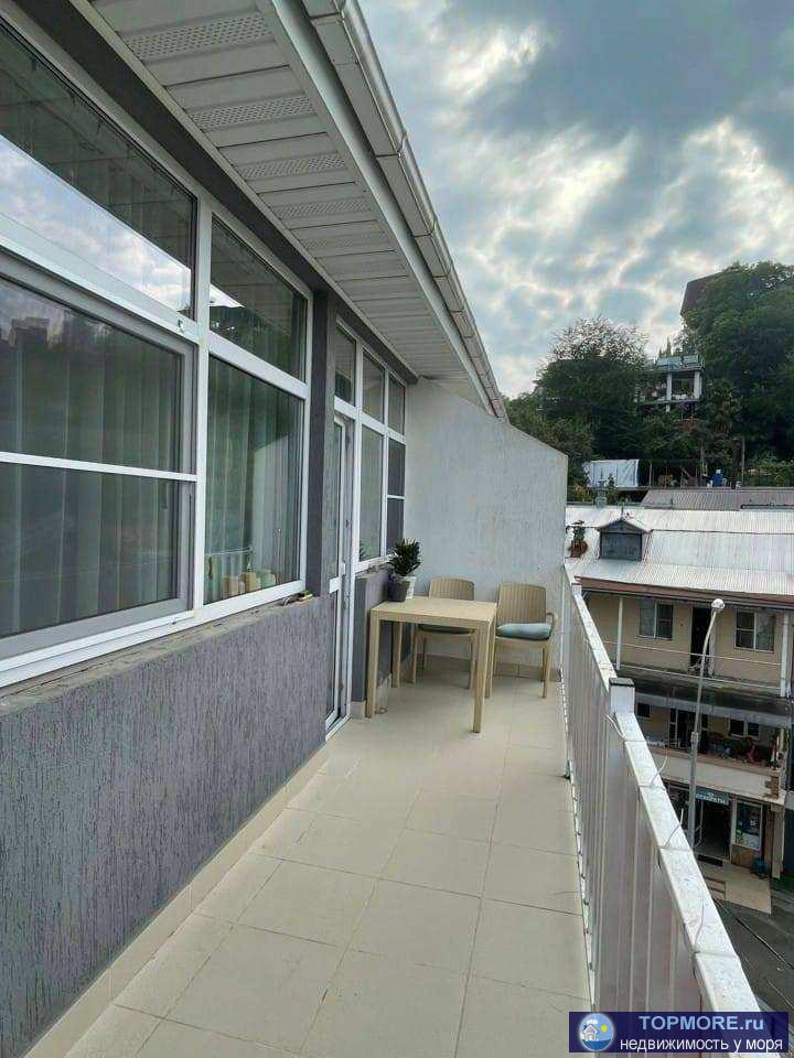 Лот № 153103. Продаю студию с ремонтом. При желании можно отделить спальню. Есть большой балкон. Дом удобен для...