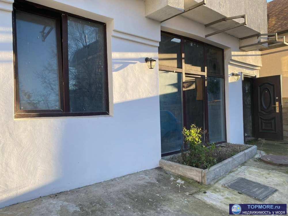 Лот № 153998. Квартира на 1-этаже. Отдельный вход, машиноместо, придомовая территория.