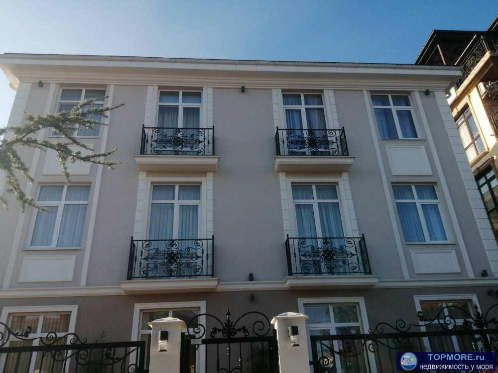 Продается одна из последних квартир в этом замечательном доме. Дом расположен в новом районе с развитой...