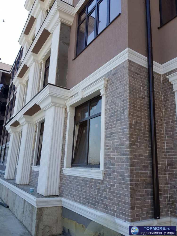 Лот № 154109. Продаю новую квартиру 42,1 м2 с балконом с видом на город и зеленые холмы, в доме на берегу реки... - 2